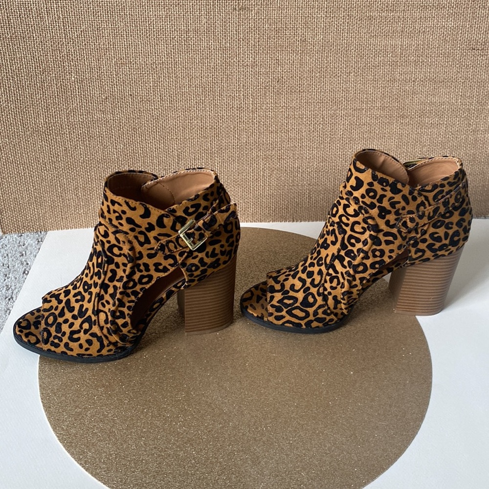 Qupid Leopard Booties - Picture 5 of 7